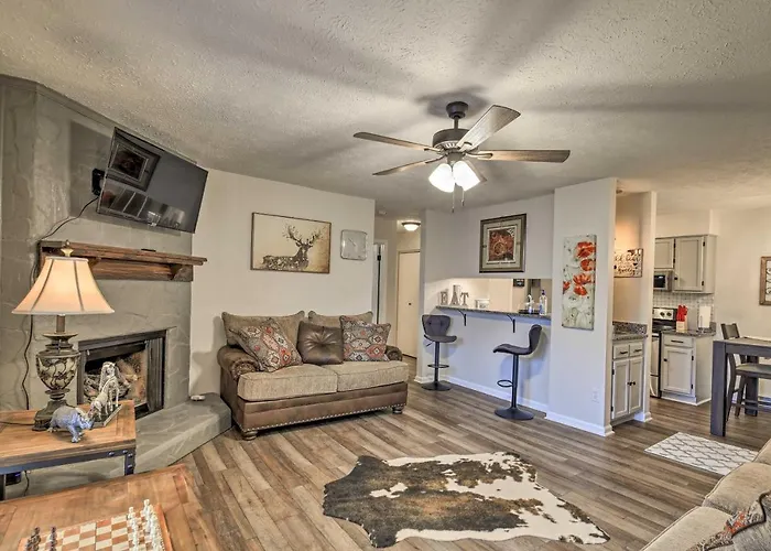 Hike, Ski & More! Modern Sugar Mtn Condo W/ Deck