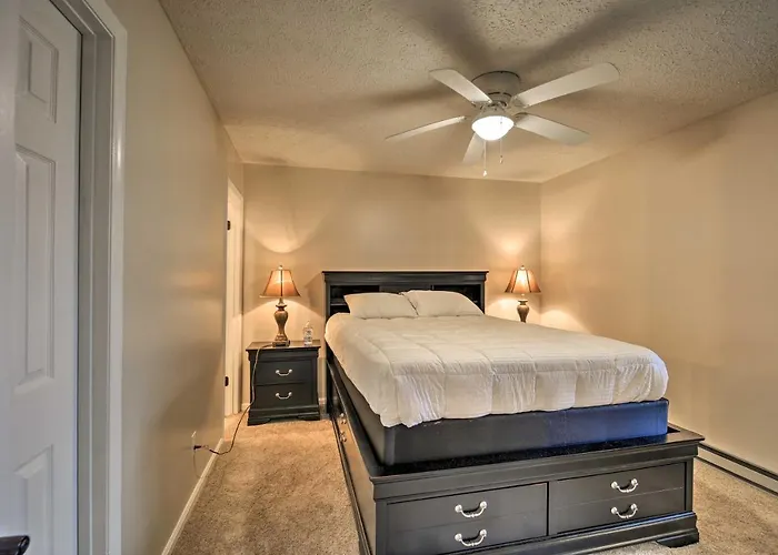 Hike, Ski & More! Modern Sugar Mtn Condo W/ Deck