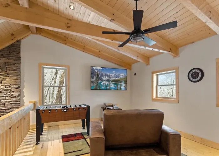 Cozy Rustic Cabin