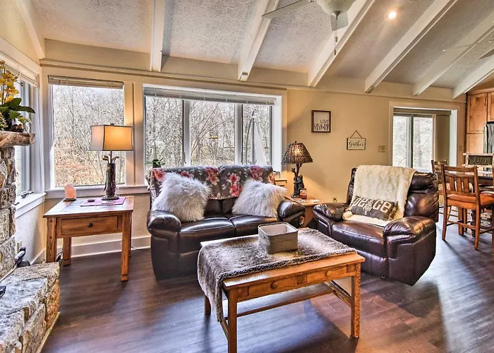 Steps To Ski Resort: Sugar Mountain Condo!